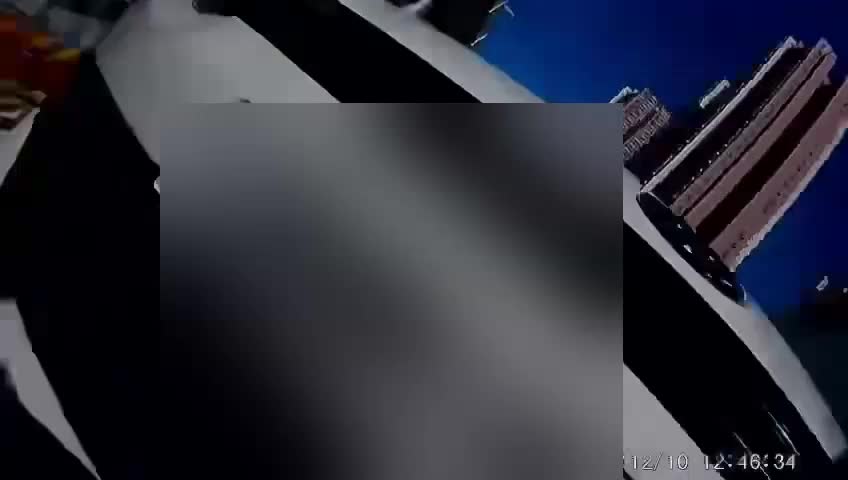 火炭鐵騎士遭私家車「追住嚟撞」 司機稱誤會道路雙線單程｜車Cam直擊