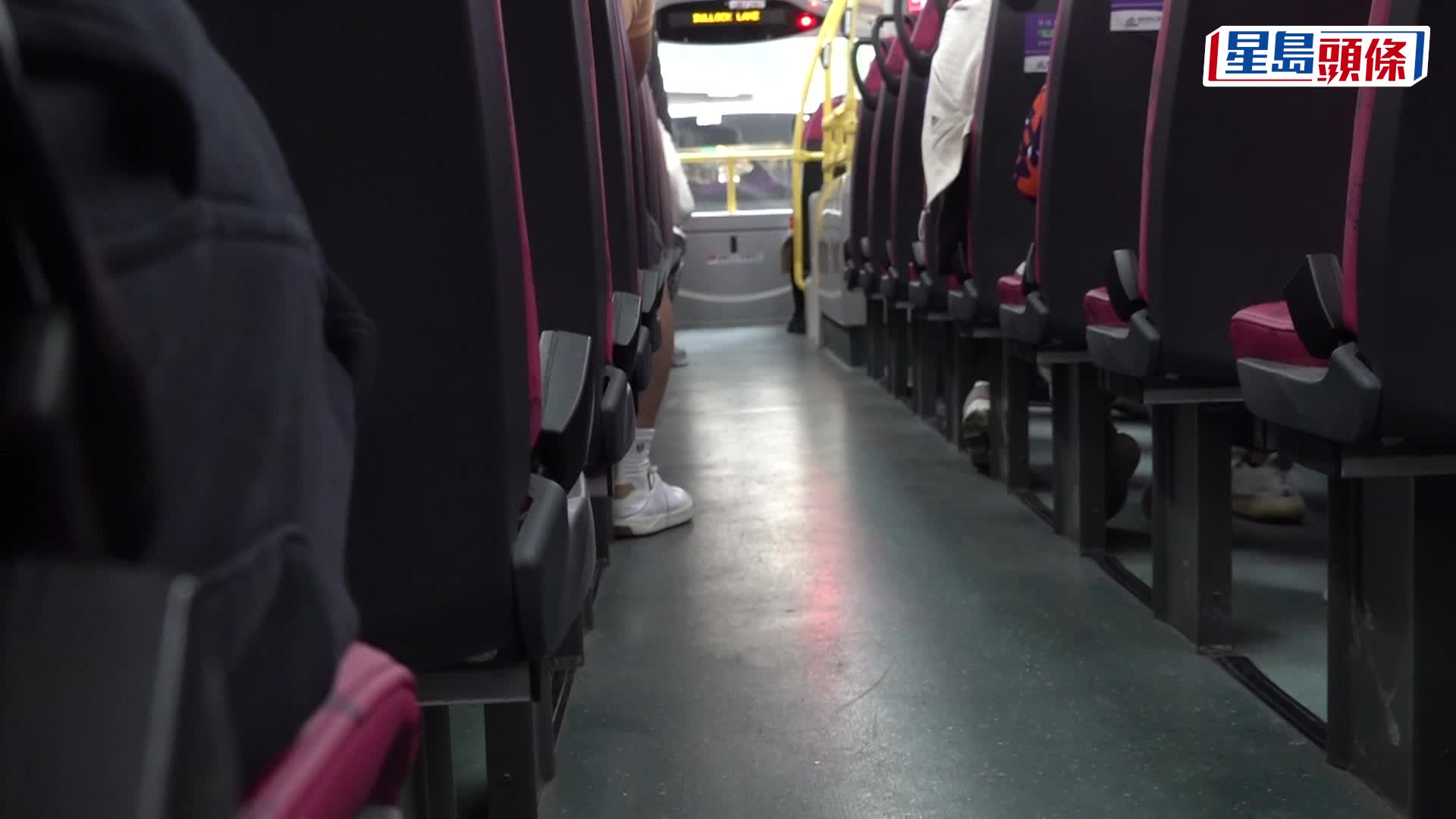 巴士安全帶｜記者早上實測 逾半乘客未佩戴 打工仔憂難落車 大學生稱立法有必要