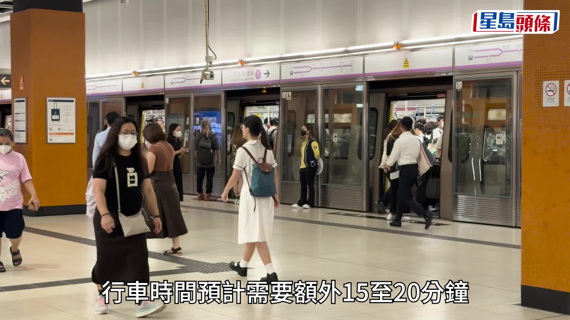 今早寶琳站有列車故障，該站至坑口站服務一度暫停。梁國峰攝