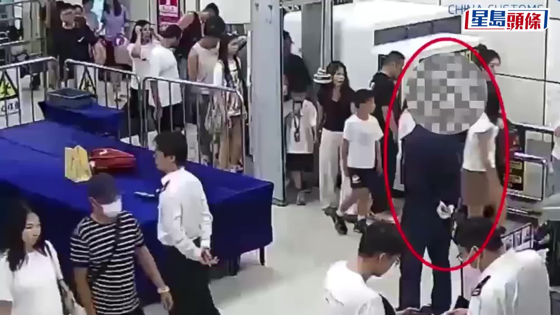 深圳灣口岸步態異常男客被截，工裝褲藏13隻活蜥蜴。 