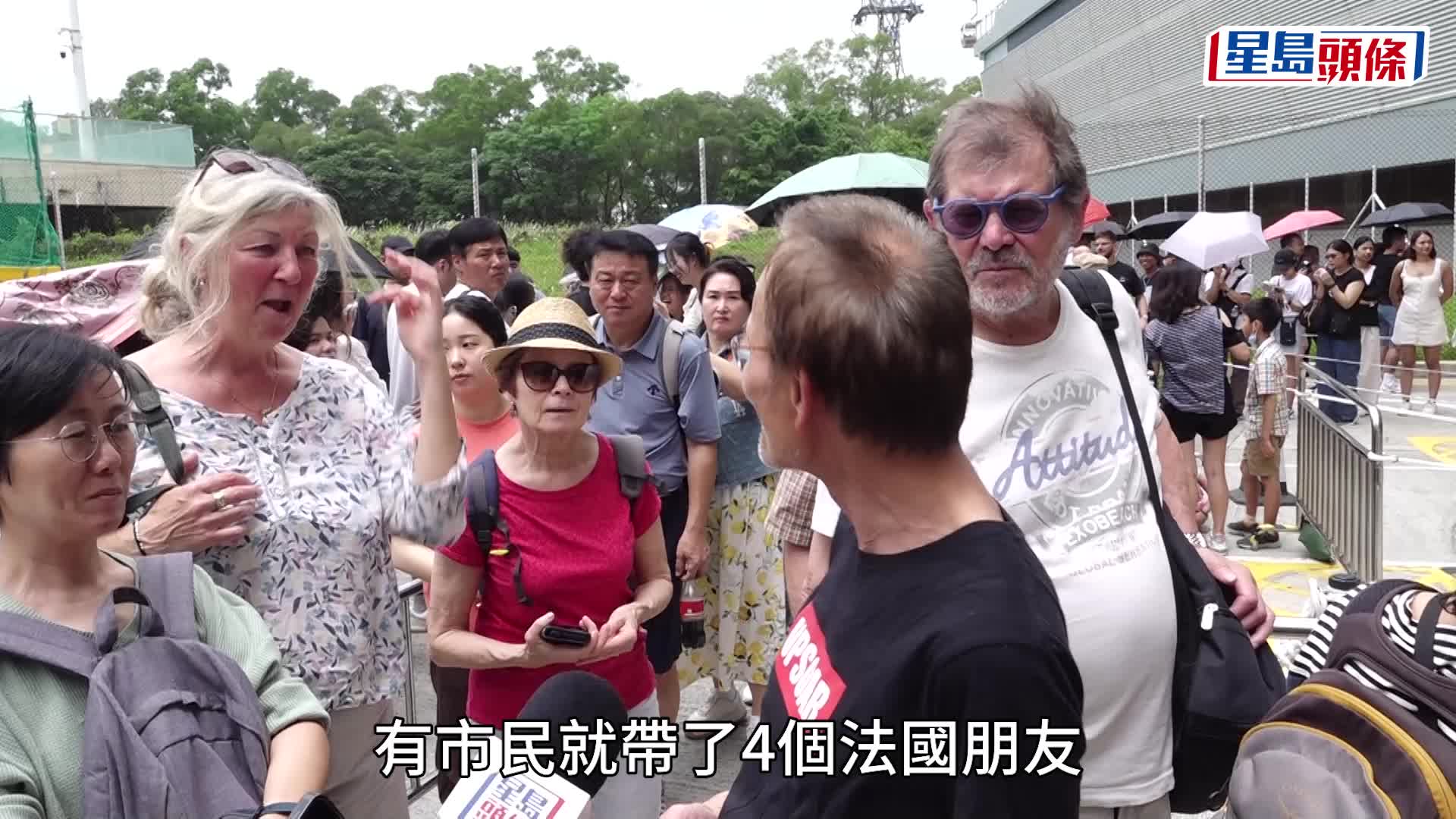 五一黃金周踏入第三日，市面繼續人流暢旺。汪旭峰攝