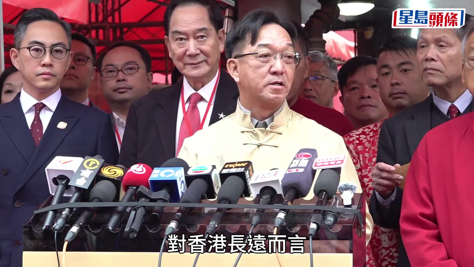 車公廟求籤︱劉業強為香港求得第二十二籤中籤 連續第九年中籤 籤文：但凡見利莫忘義