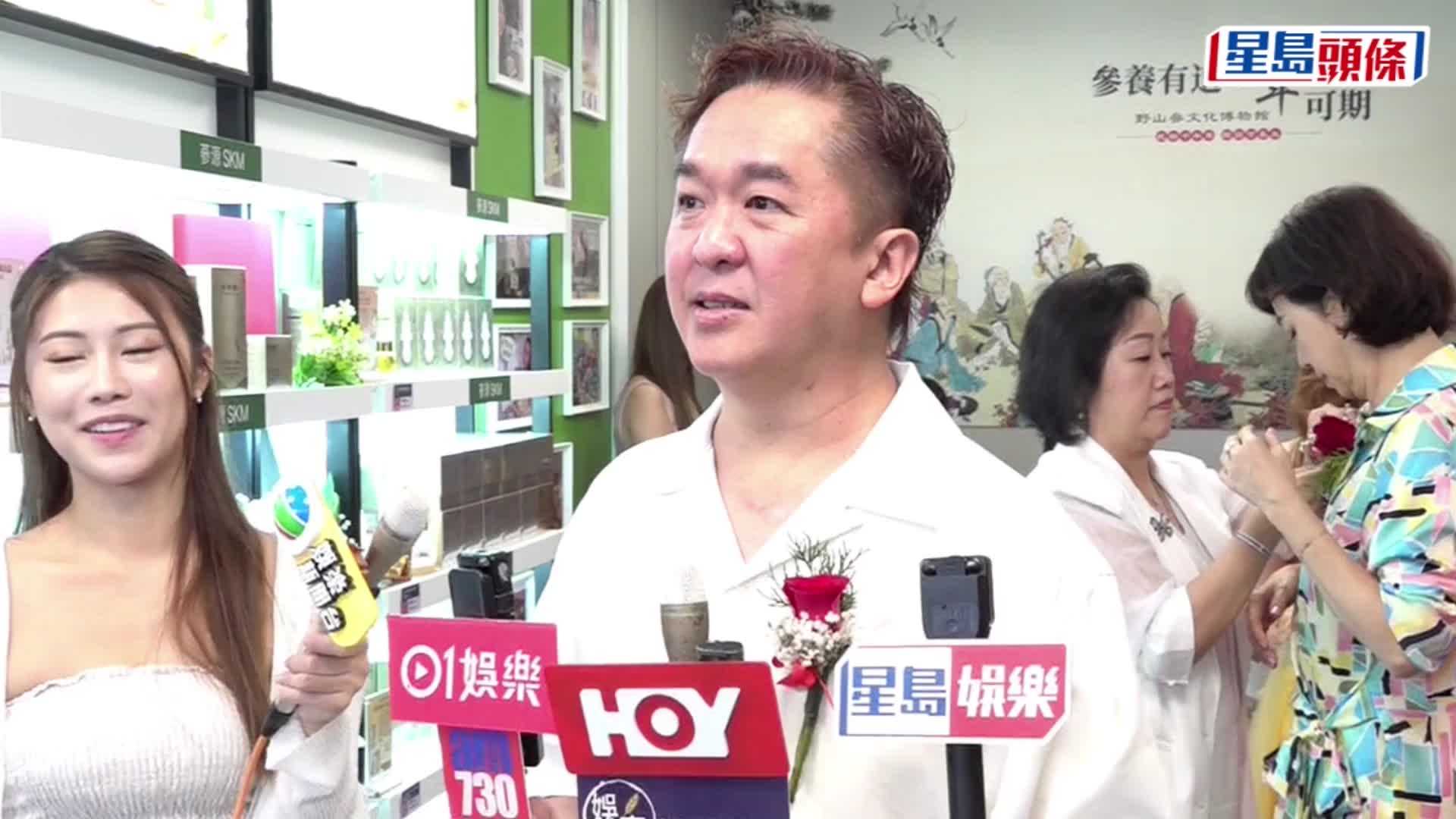 鄧兆尊爆祥嫂骨灰放家中有10幾隻狼狗看守  推測王賢誌因不斷苛索講大話  盧海鵬精神現身中山登台獲兒子探班