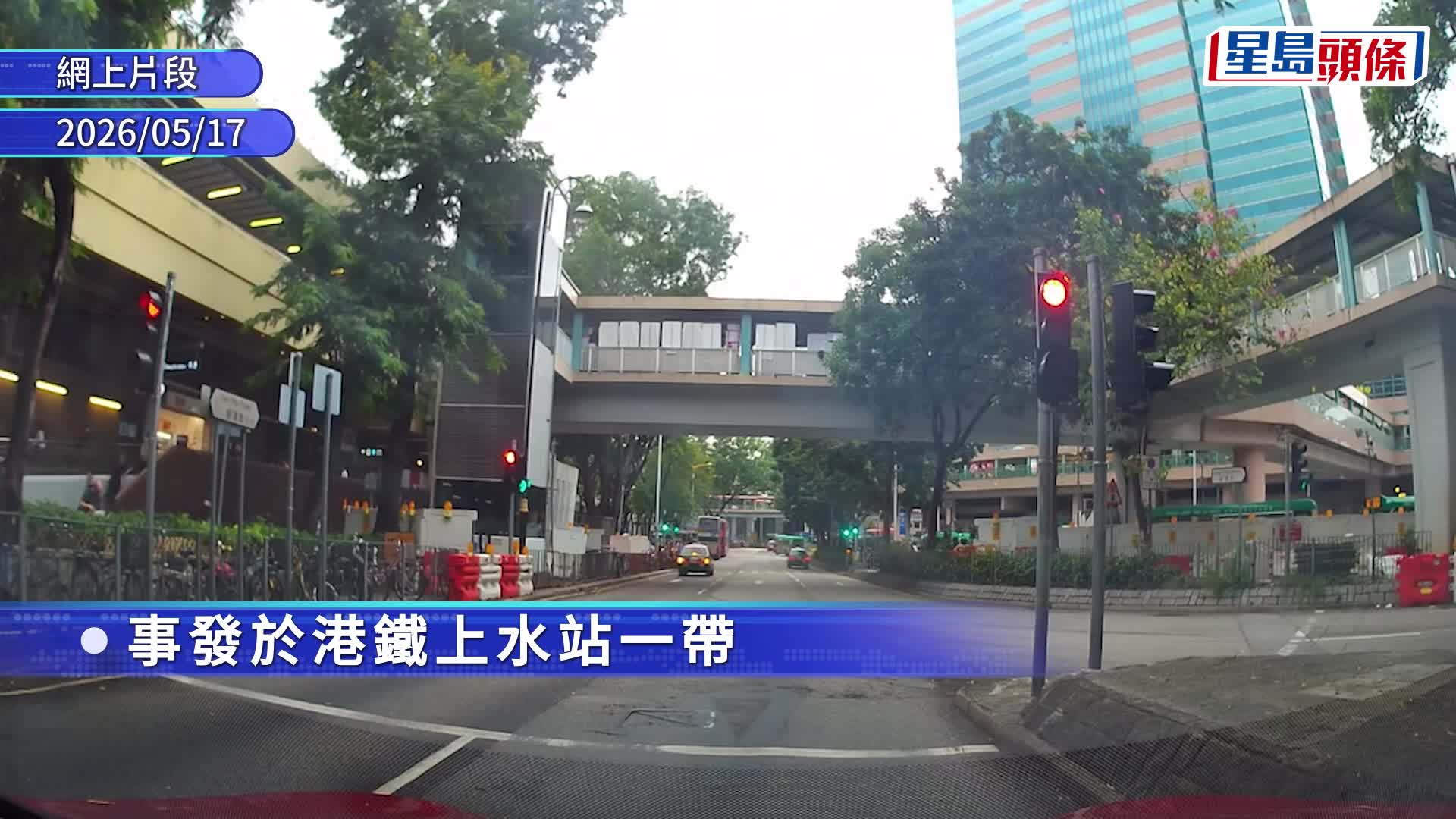 車Cam直擊上水兩的士衝紅燈 警拘兩七旬男司機