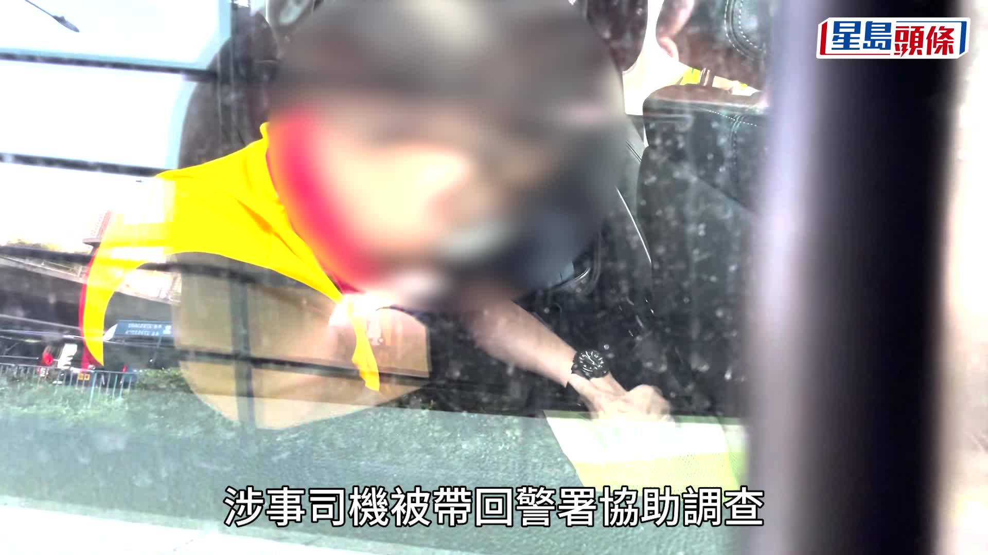 輕貨撞低女途人，３米外路面有血迹。曾志恒攝