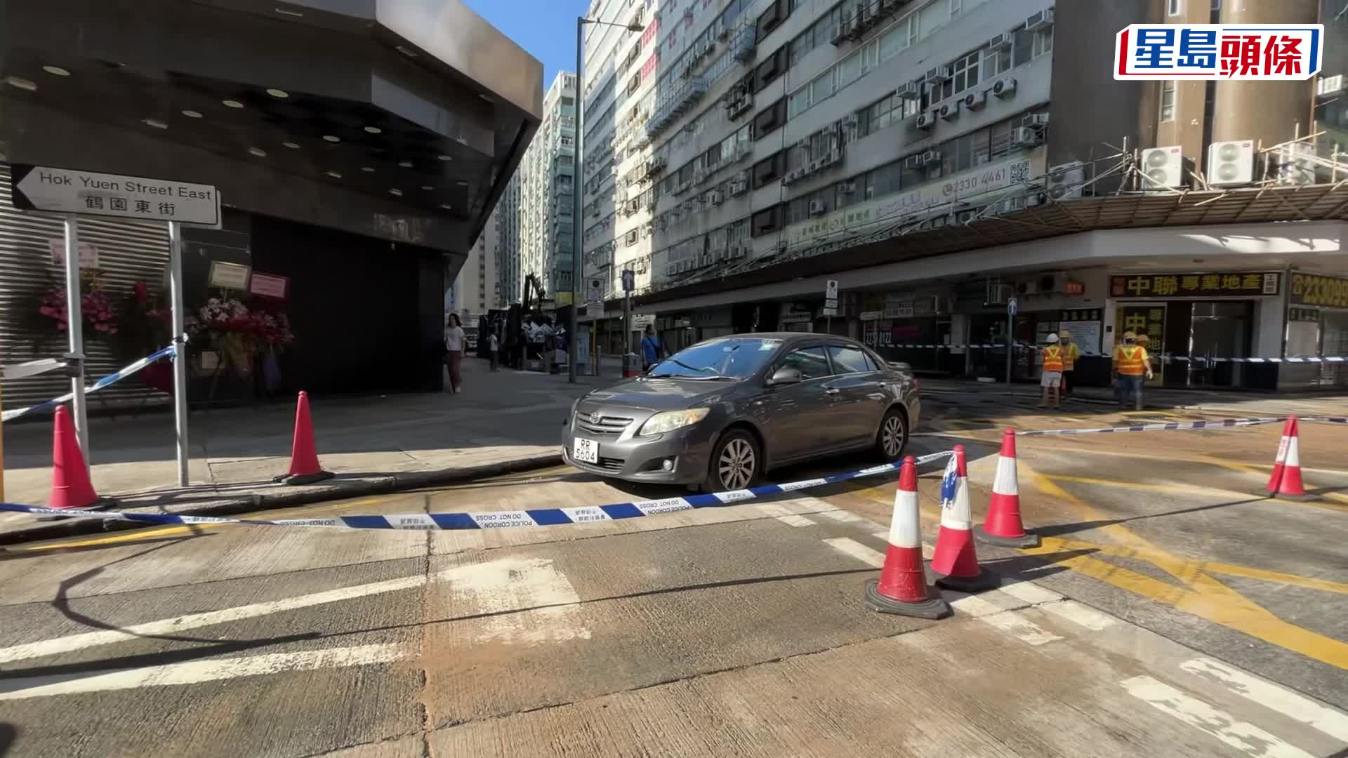地面有大片黃泥水。蔡楚輝攝
