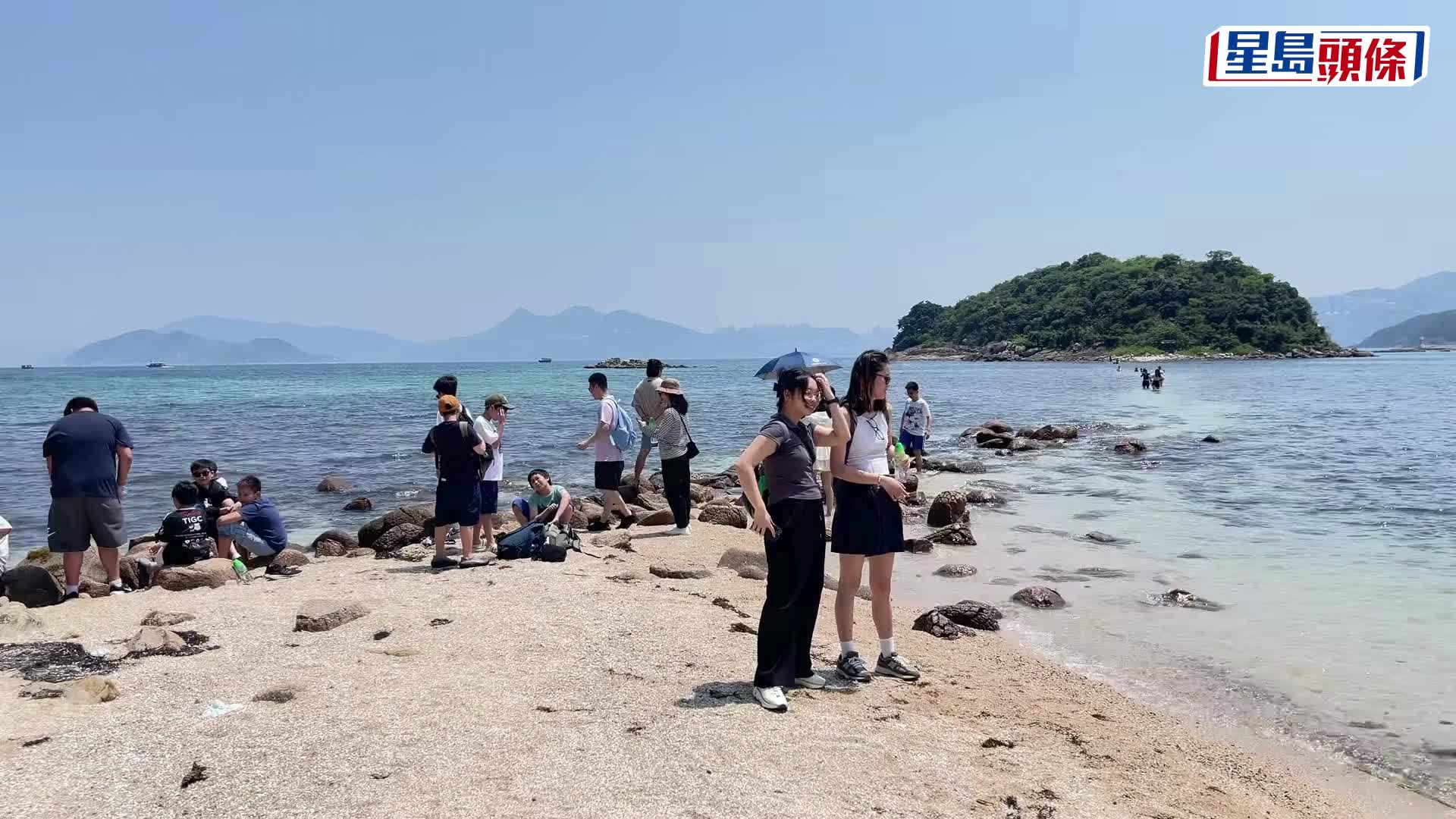 五一黃金周第二日 不少遊客到小紅書推薦西貢橋咀島遊玩 稱風景優美