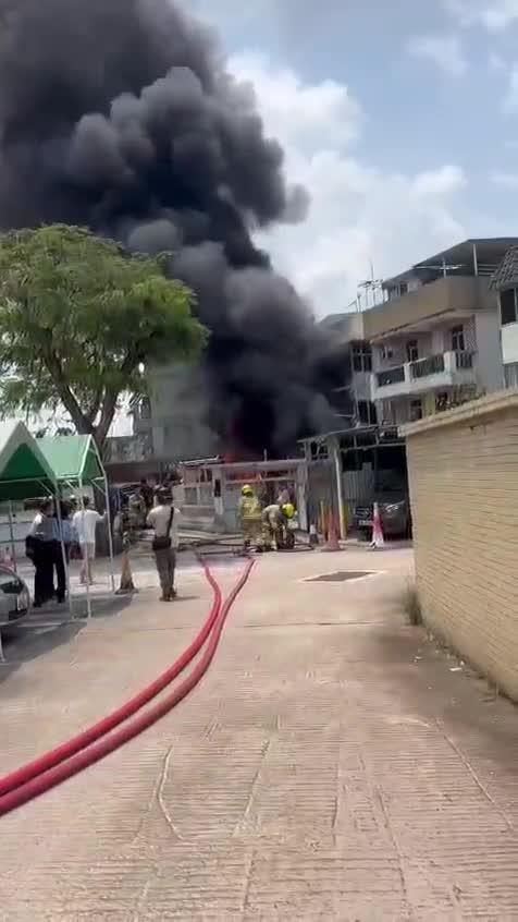 村屋火光熊熊。fb：錦上路之友