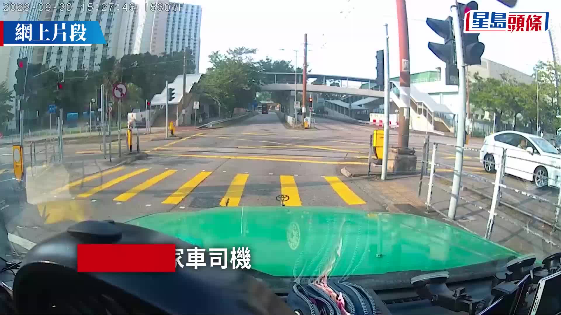 車Cam直擊｜屯門13歲男童踏單車橫過馬路 遭私家車撞飛受傷