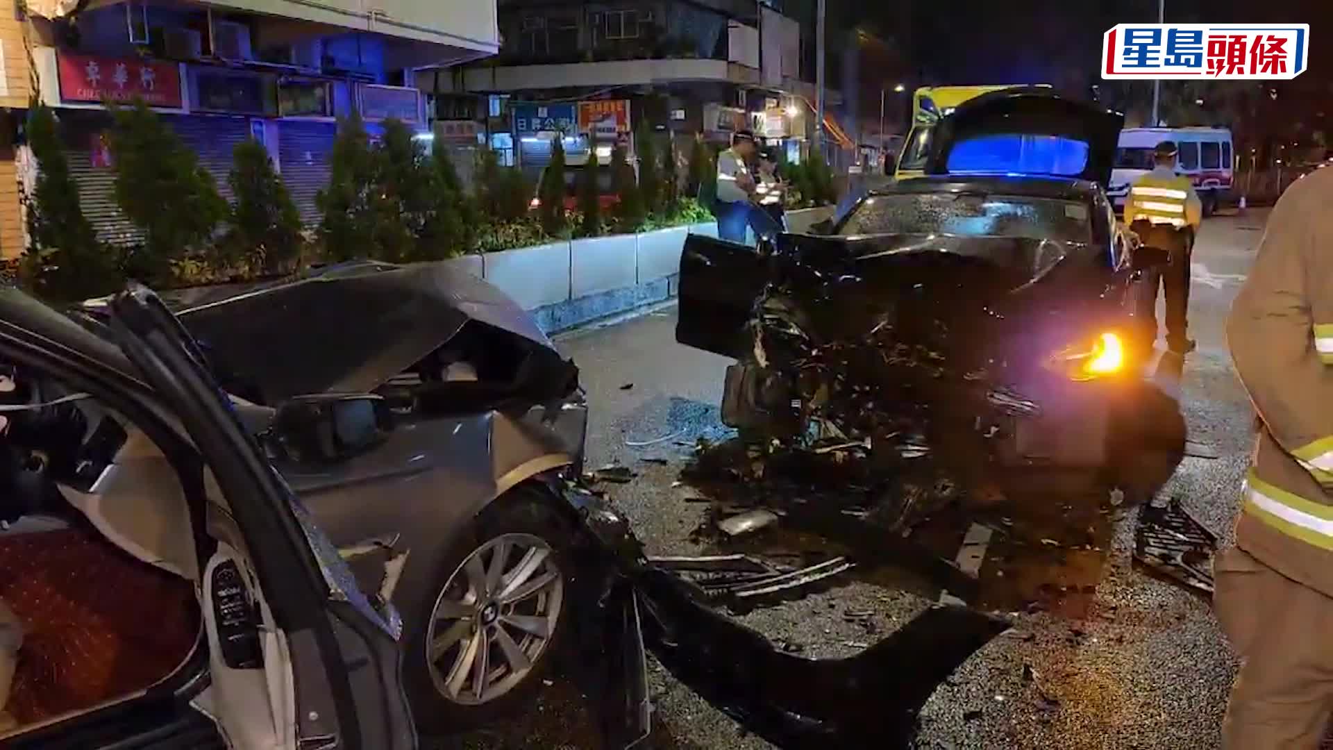 深水埗兩私家車撞 逆線寶馬司機棄車逃逸 Tesla男司機背傷送院