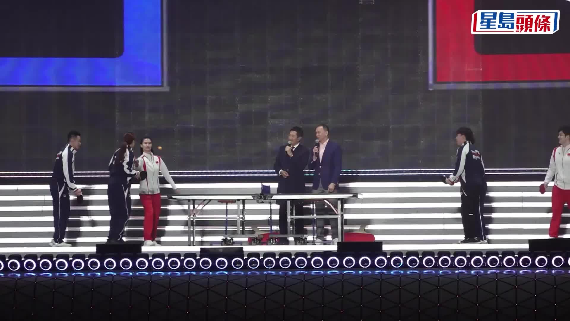 樊振東出場獲全場掌聲，大乒乓球賽組隊大勝。蘇正謙攝