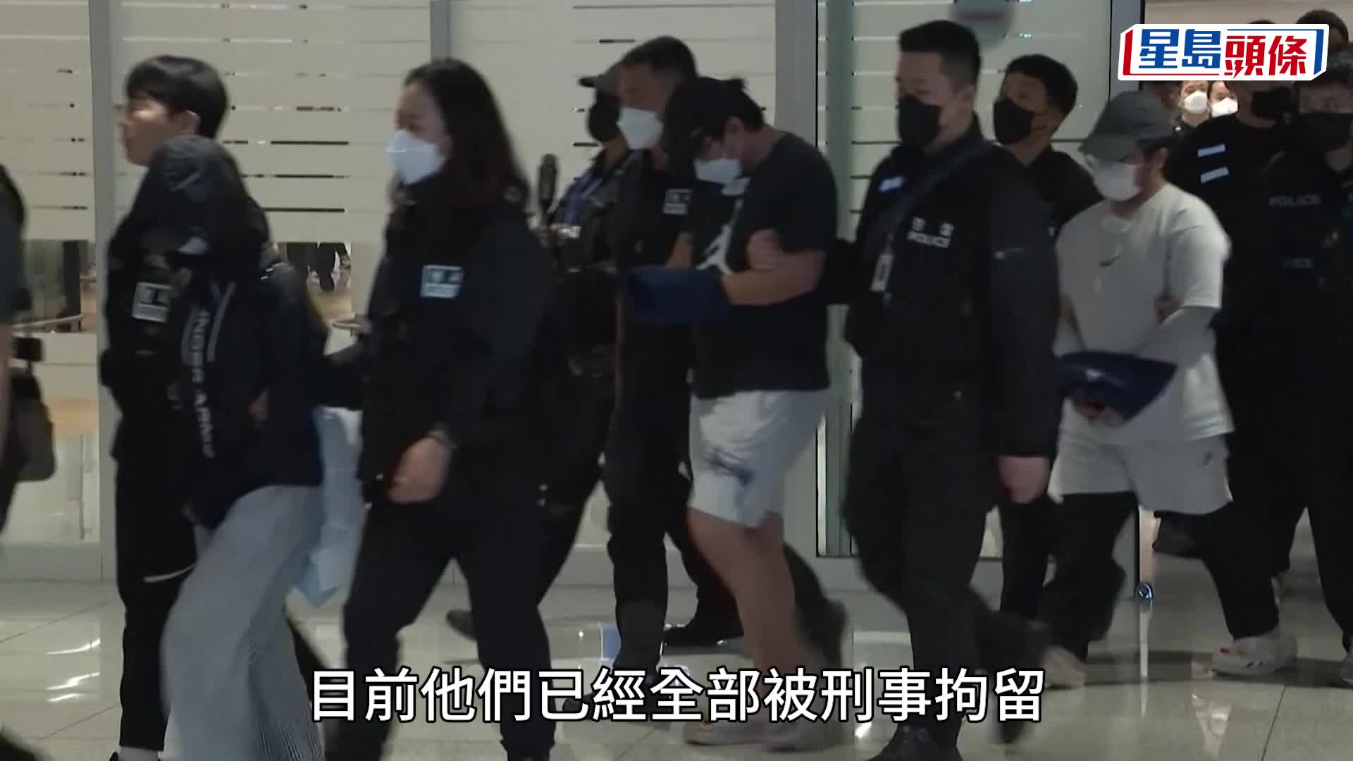 一架載有64名涉柬埔寨詐騙案南韓公民的包機，周六返抵仁川國際機場。法新社