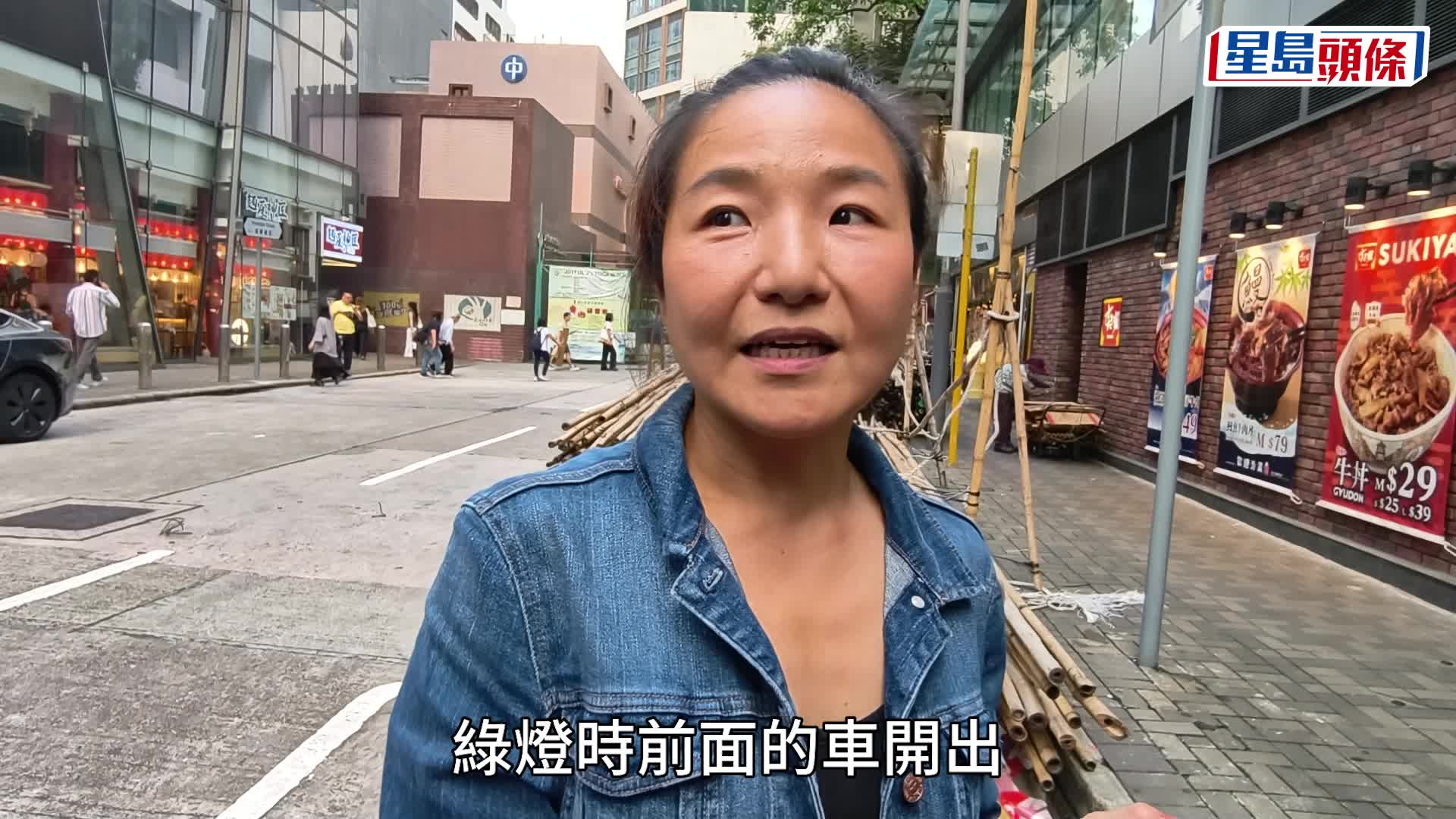 有片｜旺角限制區落客被截查   平治私家車狂飆突圍連撼三車 男警受傷送院