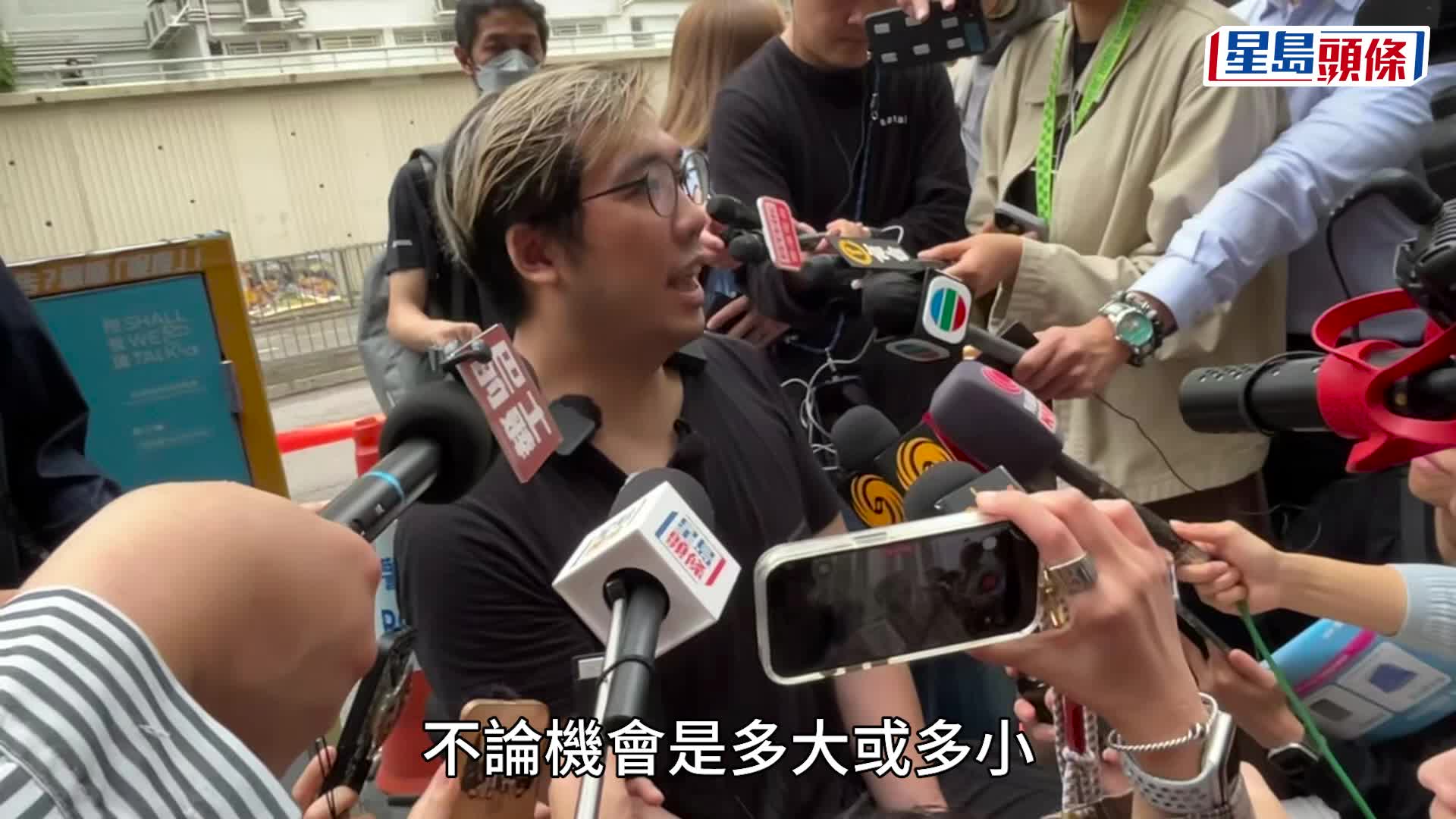 郭先生上樓執拾及懷緬亡父。