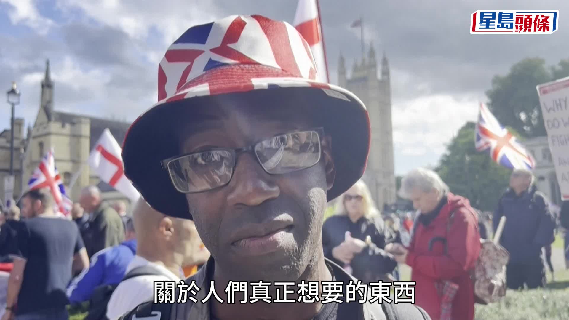 英國倫敦周六出現大規模右翼示威，超過10萬人參與。美聯社