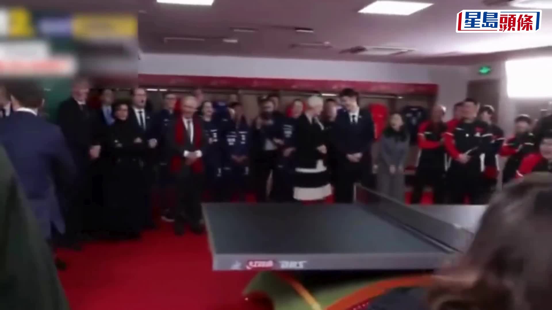 馬克龍訪成都，與王楚欽、孫穎莎等國乒對打。 路透社