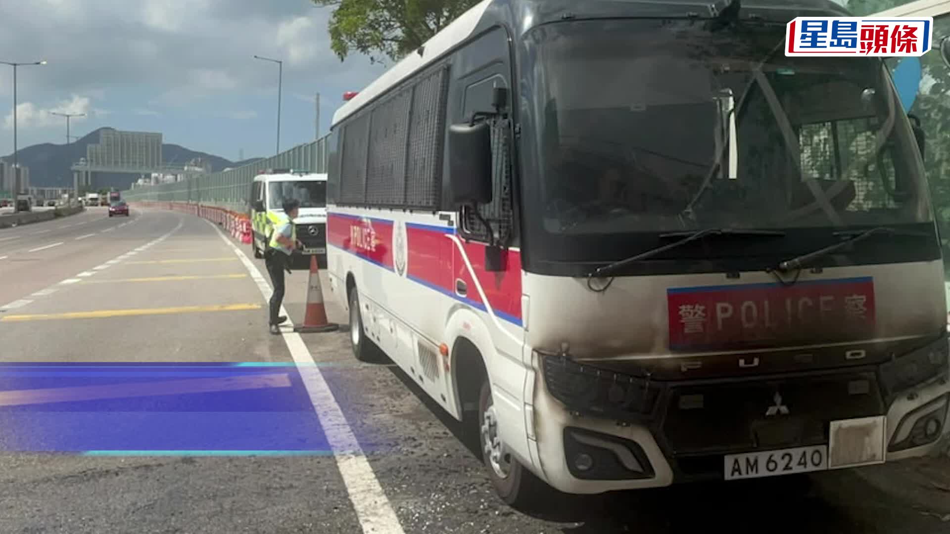 元朗公路警車著火冒煙 消防救熄無人傷
