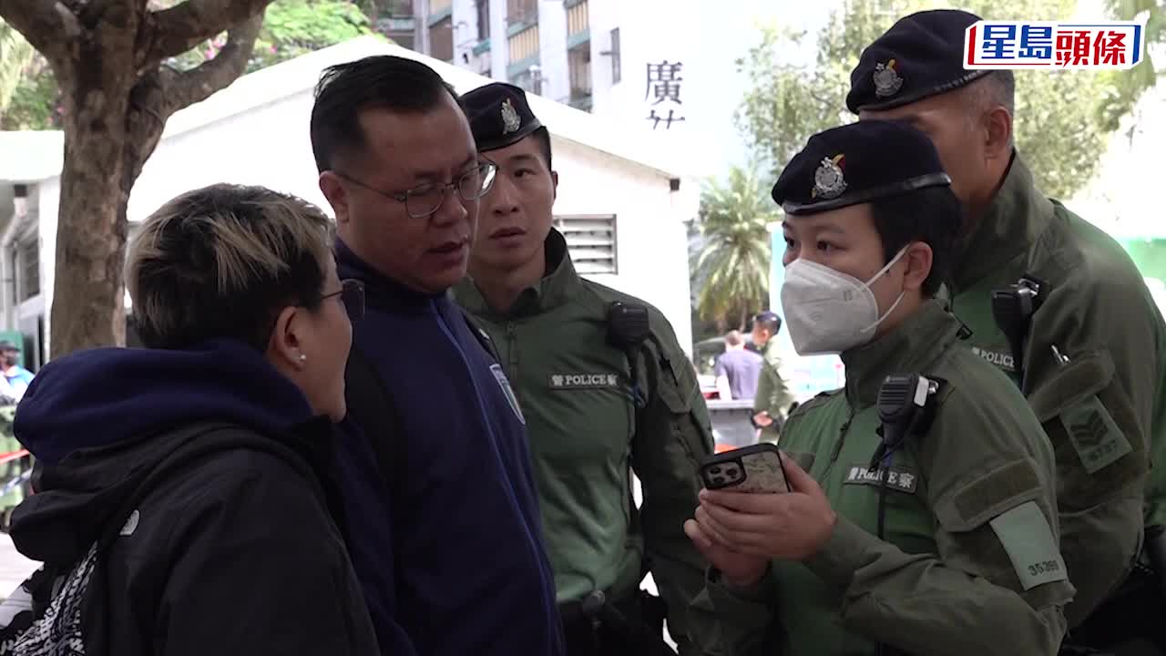 大埔宏福苑五級火｜社區中心變成認屍間 查看遺體相片覓親人 家屬苦等兩日兩夜無消息