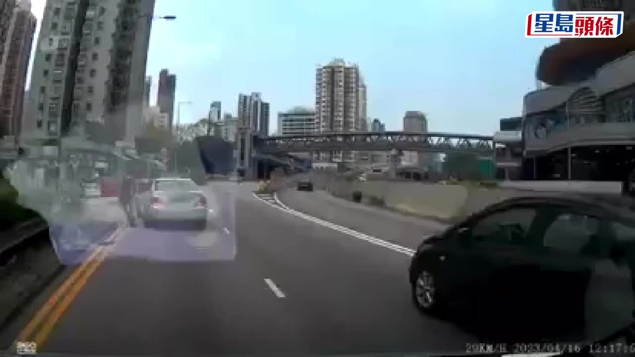 車CAM直擊｜元朗玩命男馬路上踩電動滑板車 遭私家車撞跌