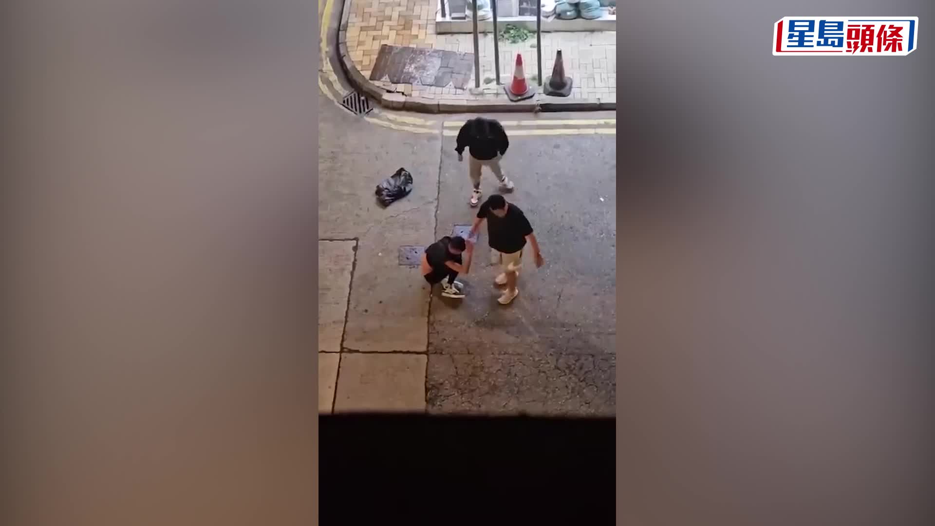 男子自称黑社会擸刀斩人 反遭3大汉围殴「凶返转头」 即跪地求饶：有眼不识泰山