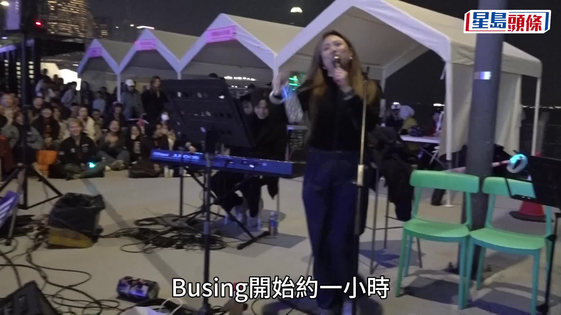 	謝霆鋒「現身」海濱busking 獨家直擊街頭樂隊The Flame成功召喚偶像 張敬軒無預警登場：喊咗好多次