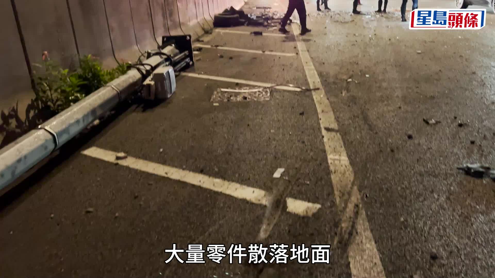 車cam｜屯門公路Audi剷壆變「炮彈飛車」 撞斷燈柱飛越對面線撼七人車釀5傷