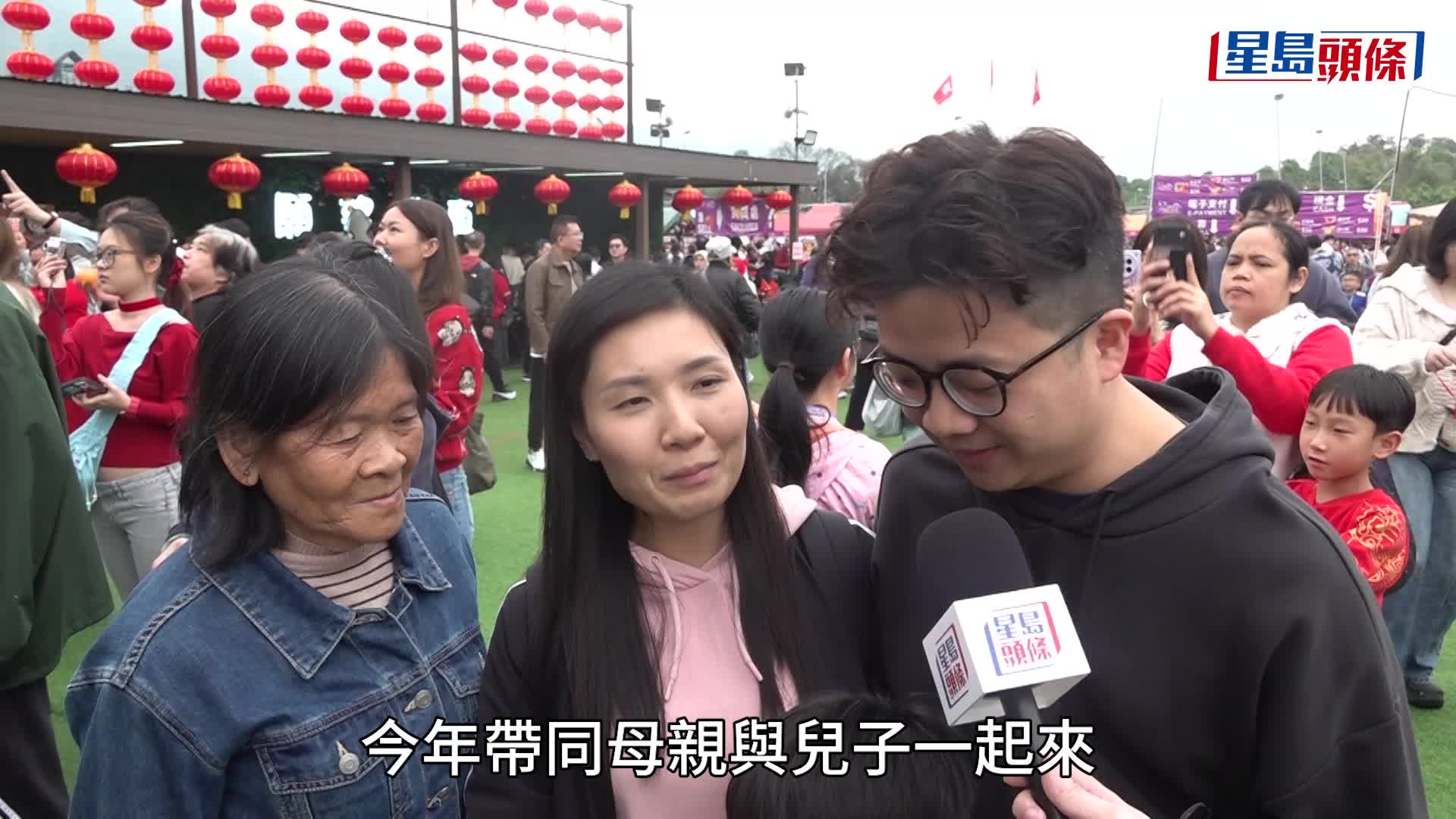 農曆新年｜林村許願節首日人頭湧湧 市民拋寶牒祈福 三代同堂感受節日氣氛