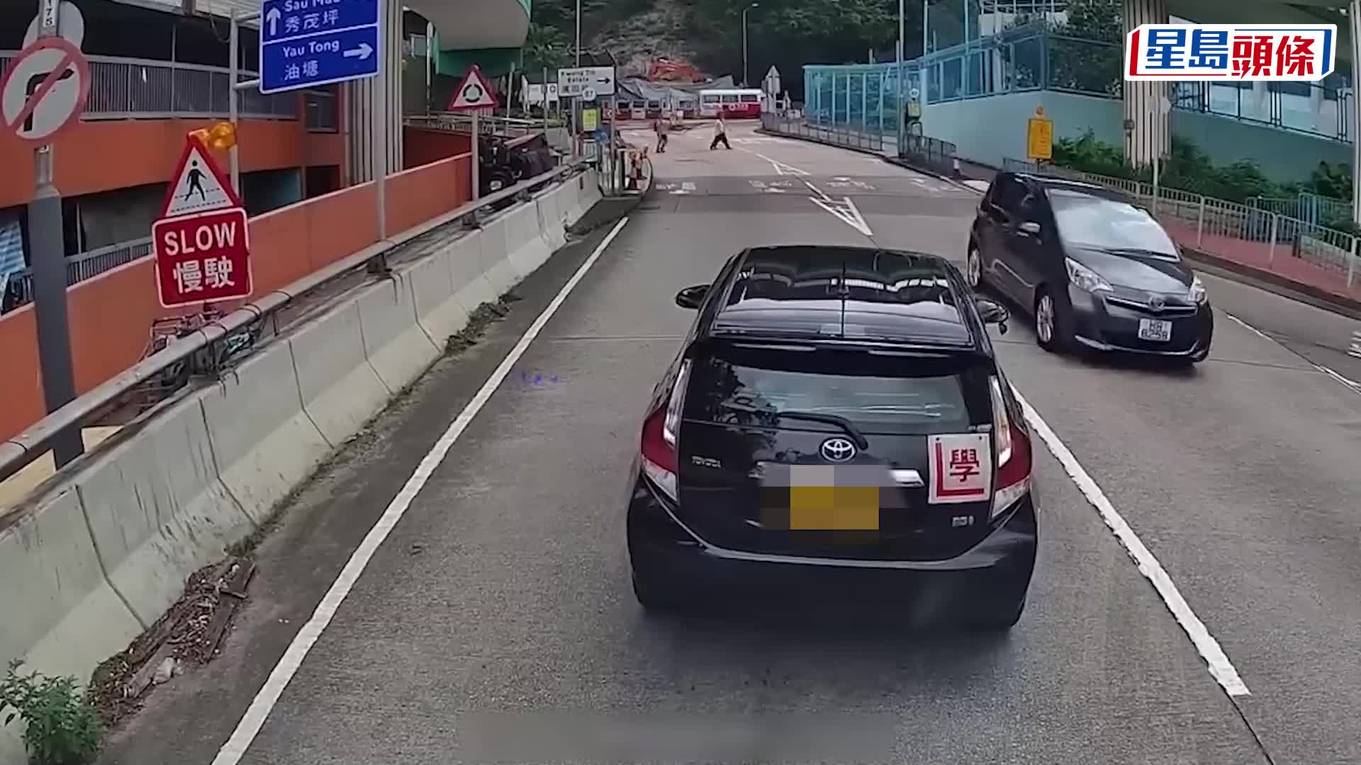 日前藍田有學牌車違規右轉。